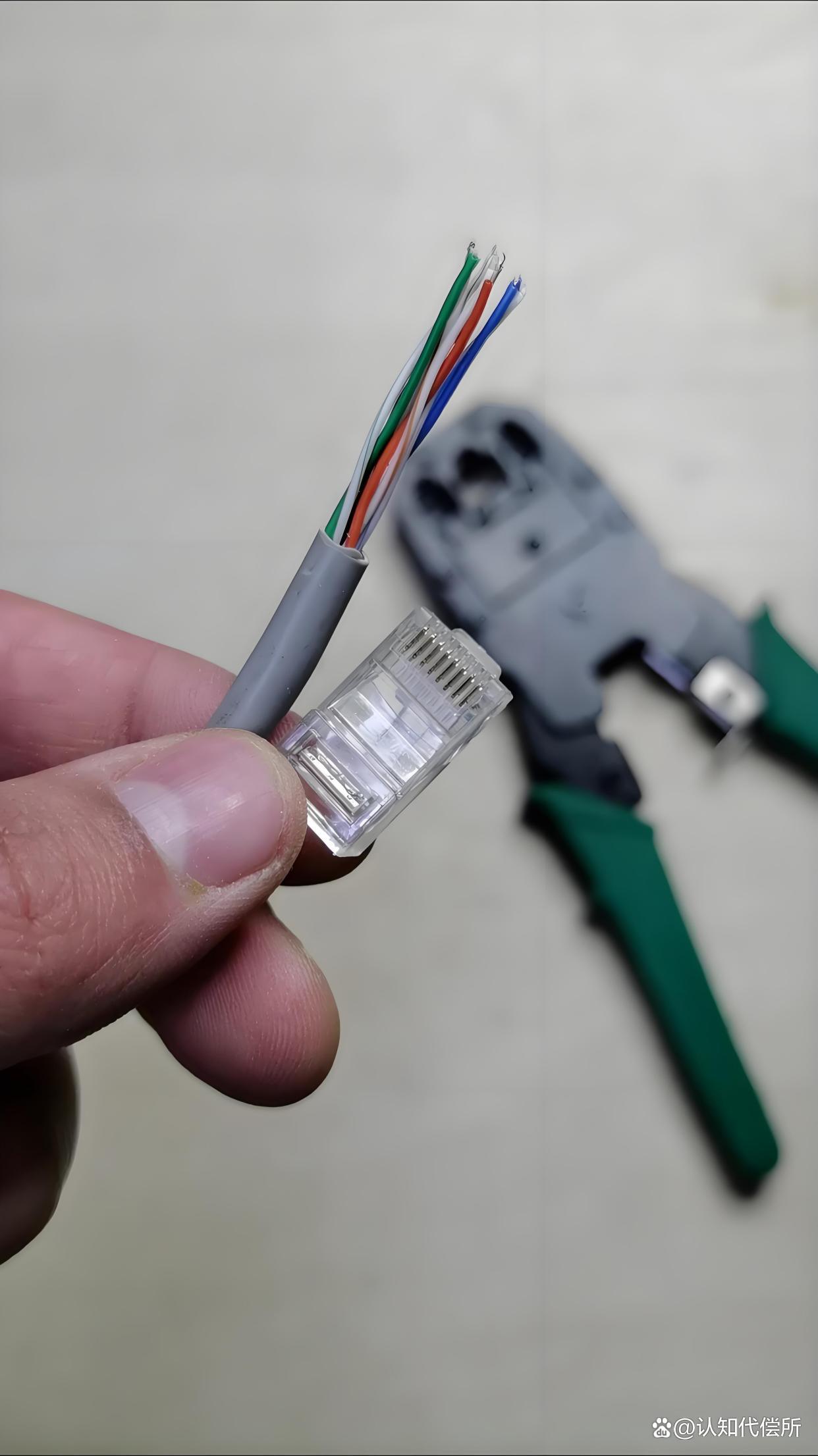 百兆网线水晶头接法全攻略 从工具准备到故障排查
